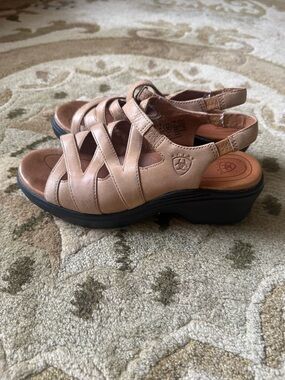 Ariat Women's Tan Leather Sandals